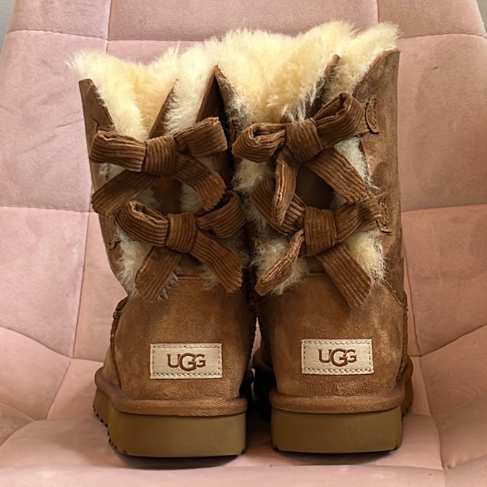 Ugg bailey bow